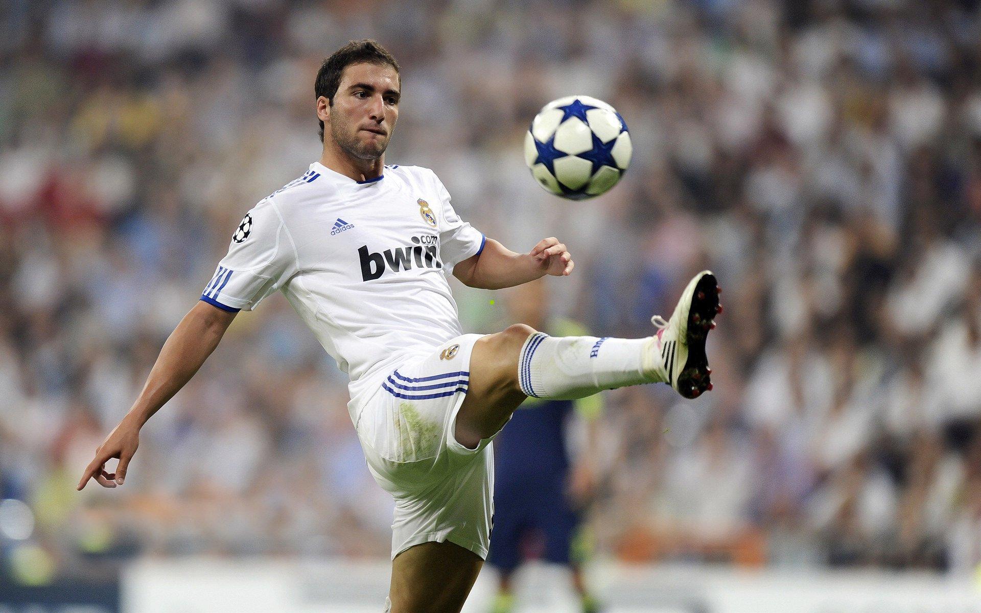 德转公布国家队历史射手王榜单，梅西、C罗与内马尔等巨星闪耀