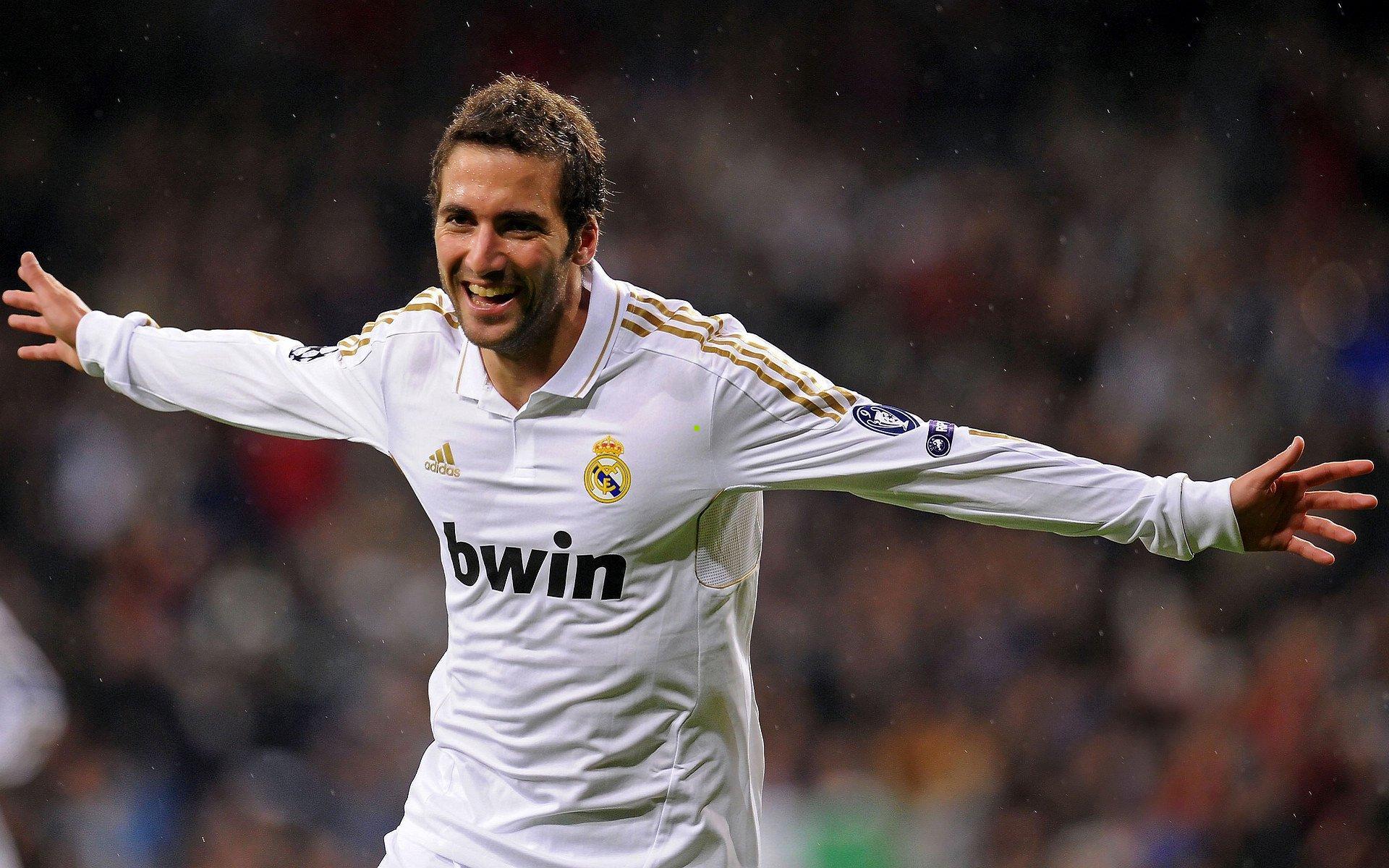 皇家马德里防线告急，四大主力遭禁赛，哈维·阿隆索战术调整迎挑战